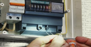 Скрытая проводка в деревянном доме в Малоярославце от 1590 рублей - профессиональный монтаж